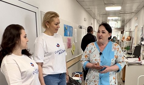 Екатерина Калегина привезла в орскую больницу питьевую воду